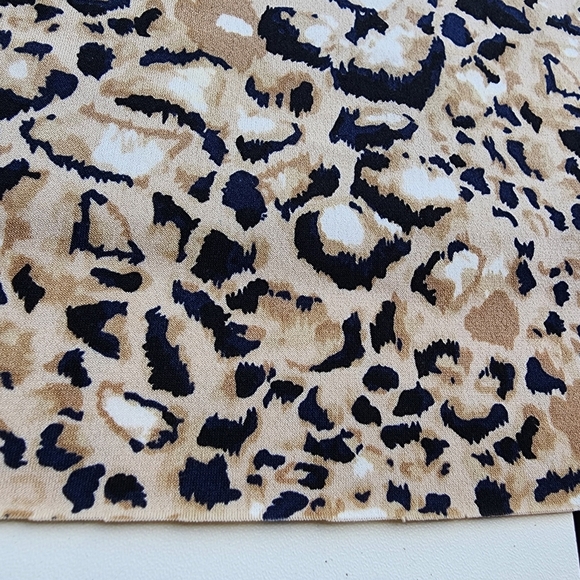 Vince Camuto Leopard Beige Print Skirt Stretch Jersey Lined Body Cone Fit Size S - Picture 2 of 9